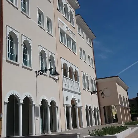 Apartmanhotel Quirinus Venetia 2*